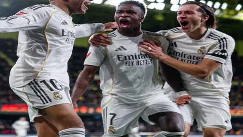 “字母哥30分钟揽获三双，公鹿队力克劲旅”